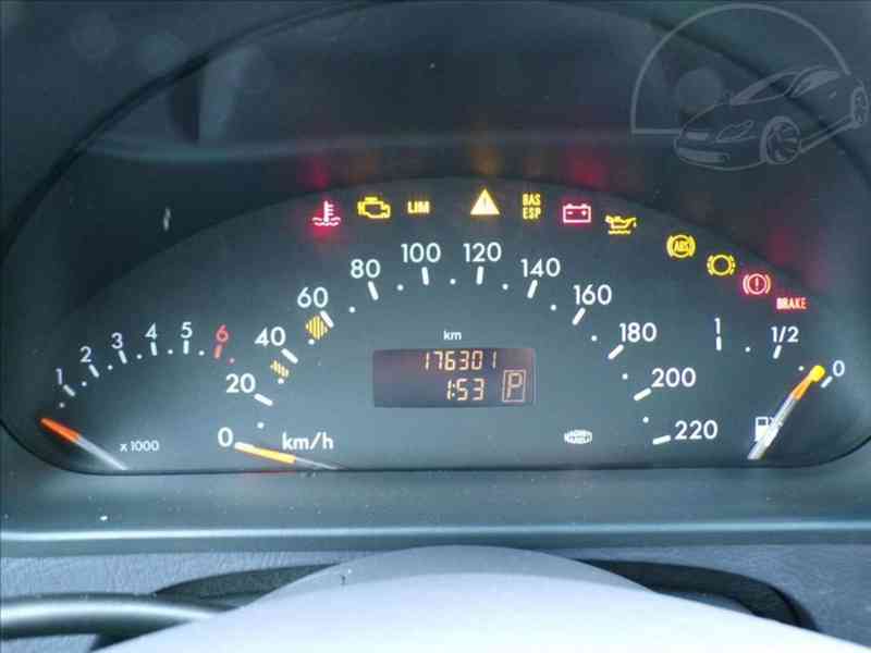 Mercedes-Benz I 1,6 AUTOMAT,ELEGANCE - foto 6