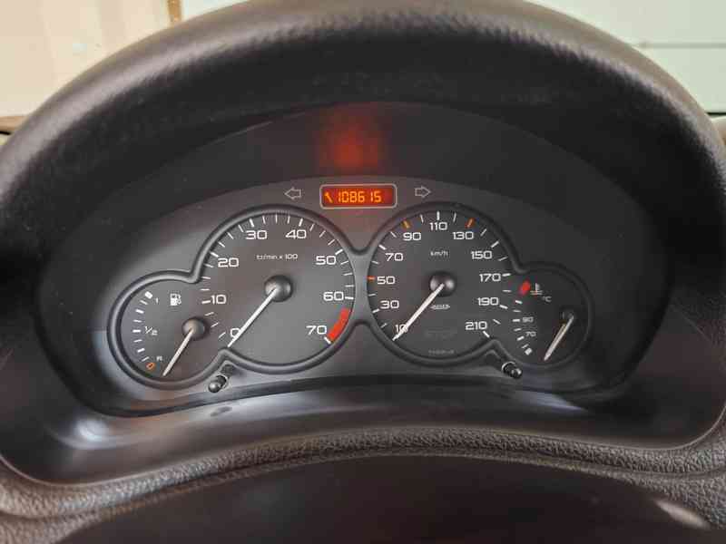 Peugeot 206 1.1i VAN - foto 13