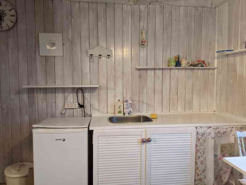 Dlouhodobý pronájem chaty s krásným výhledem na Labe - foto 7