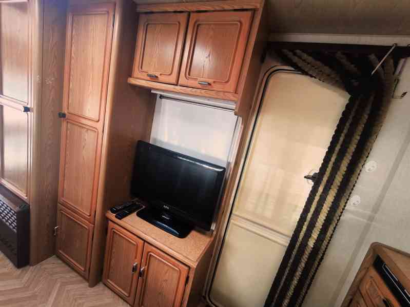 Krásný karavan na pevné stání. Dovoz na místo možný.  - foto 13