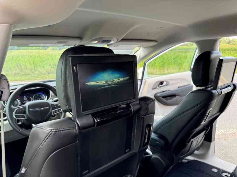 Chrysler Pacifica 3,6 4x4 Limited DVD 2021 - foto 12