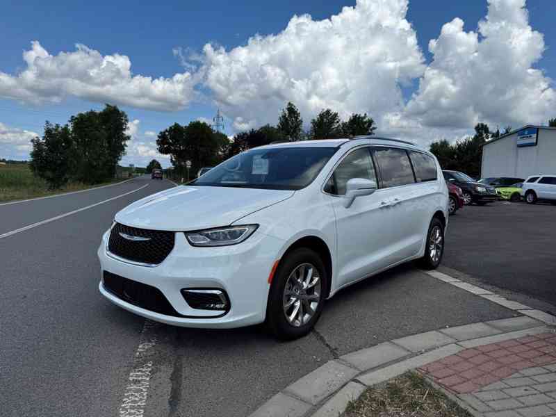 Chrysler Pacifica 3,6 4x4 Limited DVD 2021 - foto 2