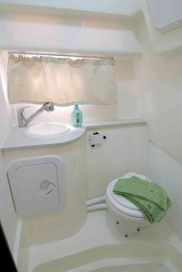 Nová kajutová jachta CABIN 23 / 6,9 metru	 - foto 13