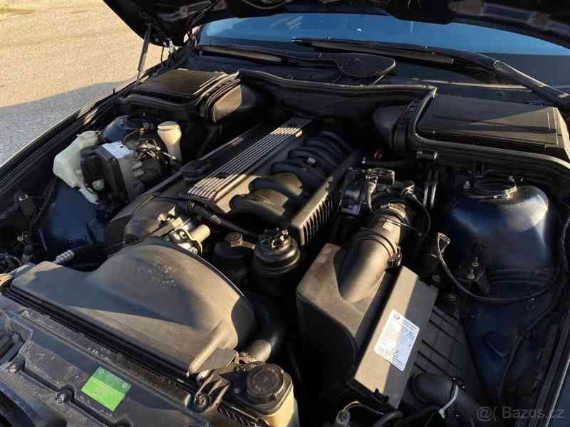 BMW Řada 5 2,8   528i, před FL, MANUÁL - foto 13