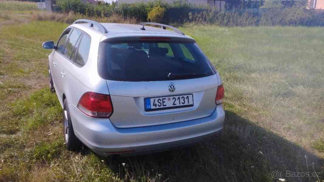 Volkswagen Golf 1,6 - foto 3