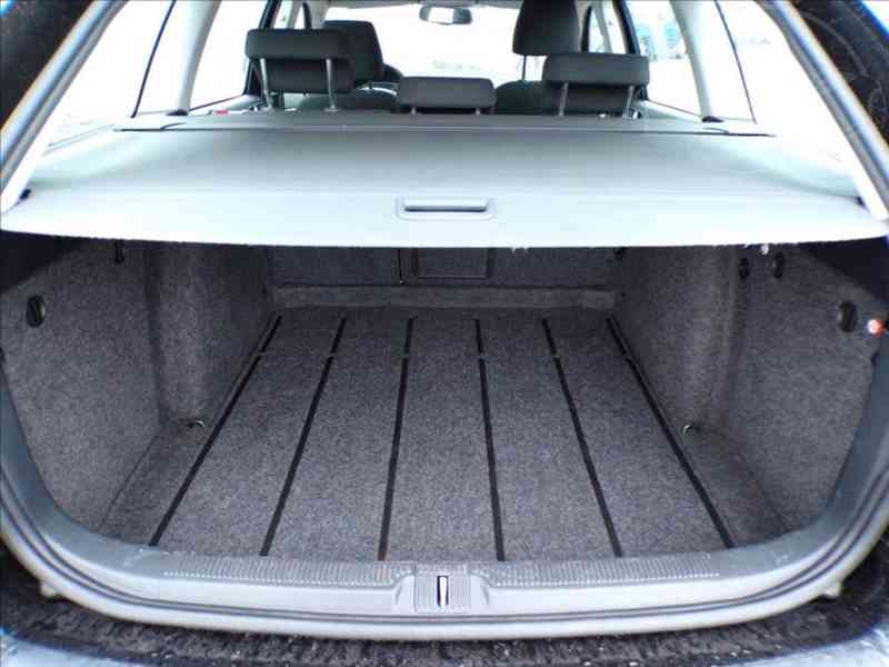 Škoda Octavia 2,0 TDI NAVIGACE - foto 10