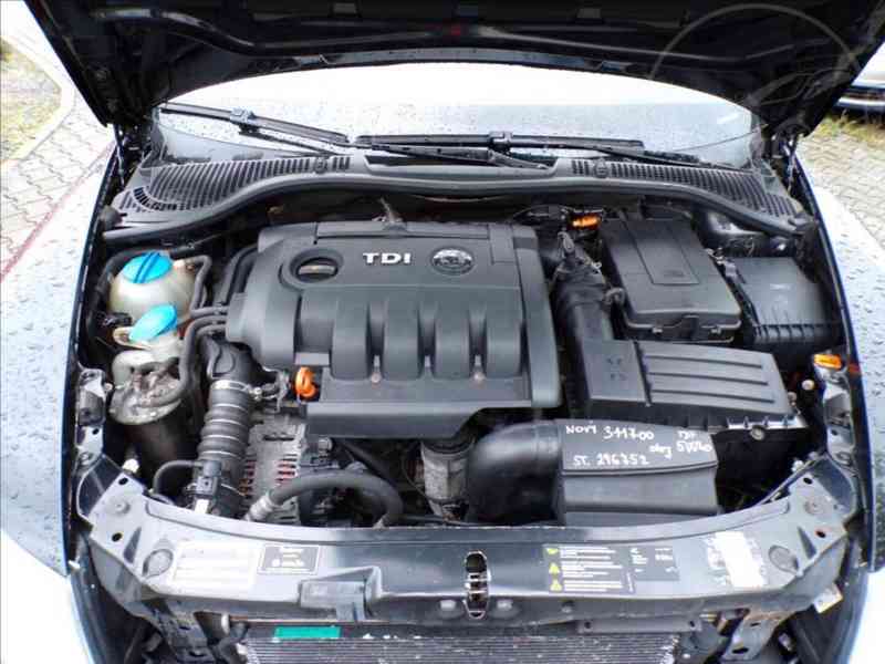 Škoda Octavia 2,0 TDI NAVIGACE - foto 13