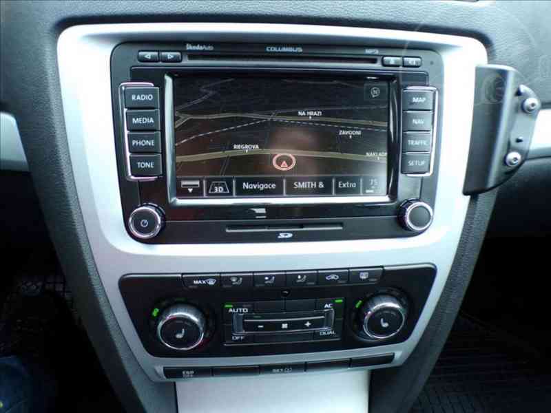 Škoda Octavia 2,0 TDI NAVIGACE - foto 6