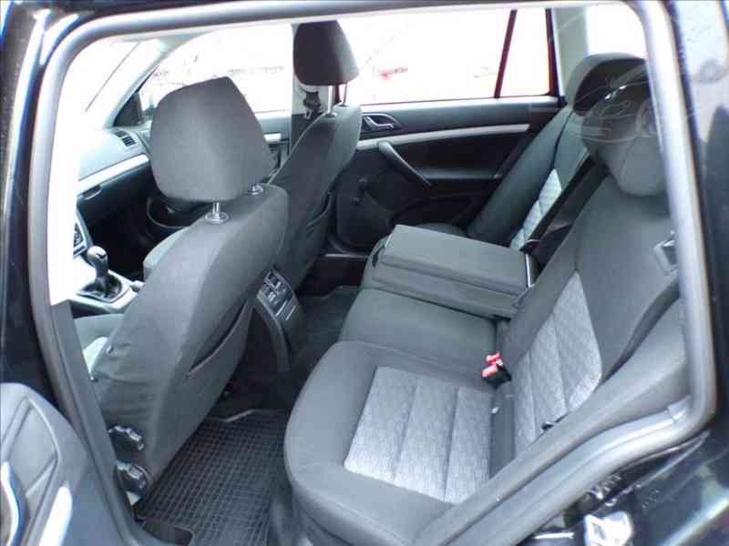 Škoda Octavia 2,0 TDI NAVIGACE - foto 9