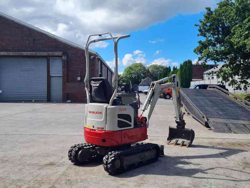 Minibagr Takeuchi TB-2I0-R / 2017 - foto 4