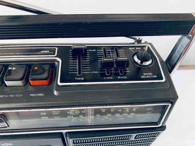 Radiomagnetofon Aiwa TPR 910, rok 1977 - foto 8
