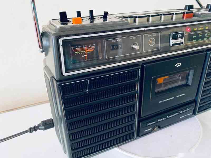 Radiomagnetofon Aiwa TPR 910, rok 1977 - foto 3