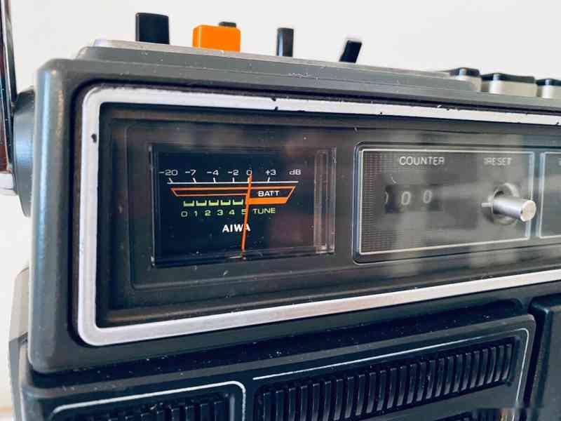 Radiomagnetofon Aiwa TPR 910, rok 1977 - foto 4