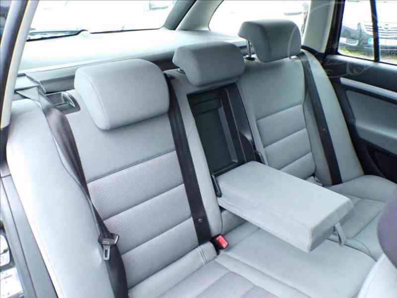 Škoda Octavia 2,0 TDI TAŽNÉ ZAŘÍZENÍ - foto 12
