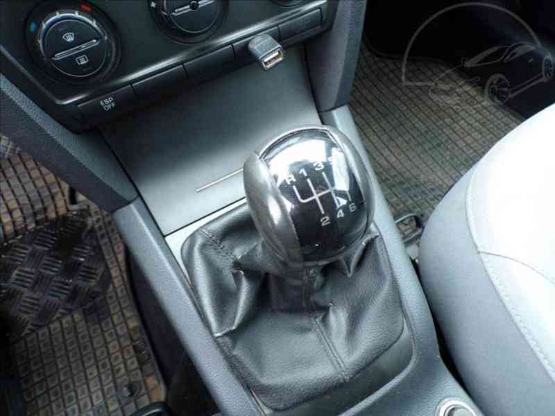 Škoda Octavia 2,0 TDI TAŽNÉ ZAŘÍZENÍ - foto 7