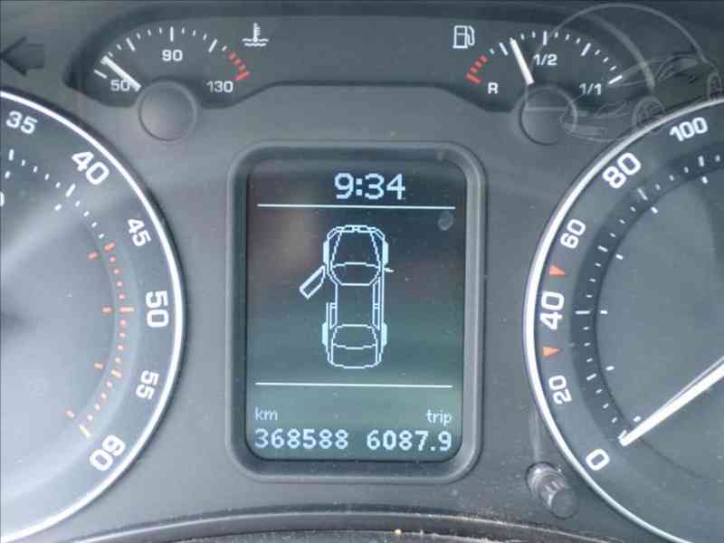Škoda Octavia 2,0 TDI TAŽNÉ ZAŘÍZENÍ - foto 6
