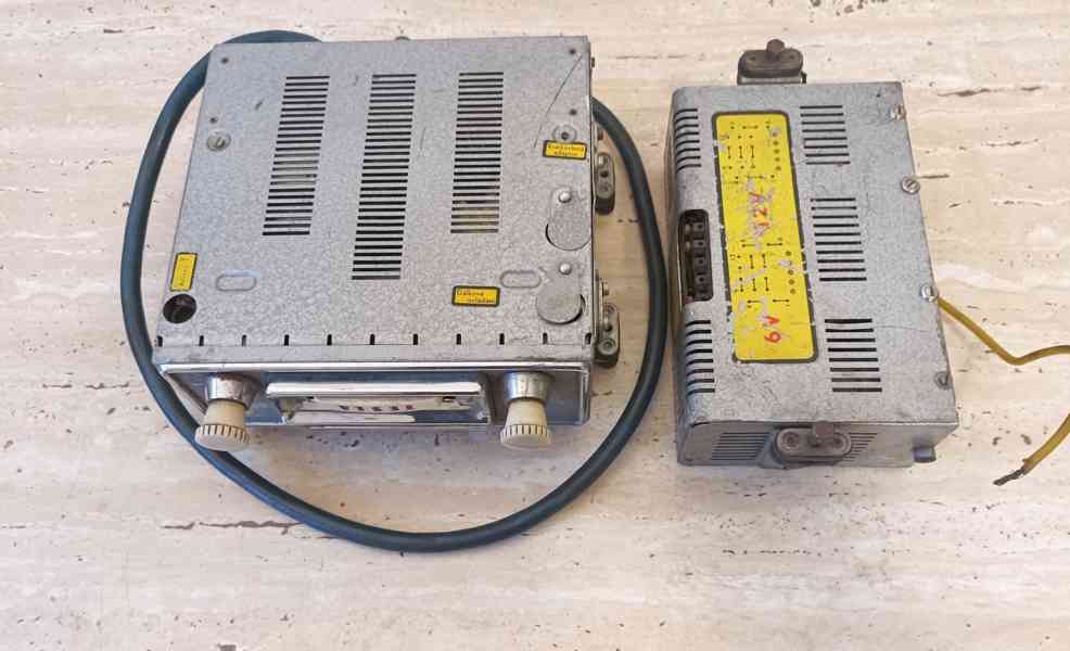 Staré autorádio Tesla 2103BV "Luxus" v krásném stavu  - foto 2