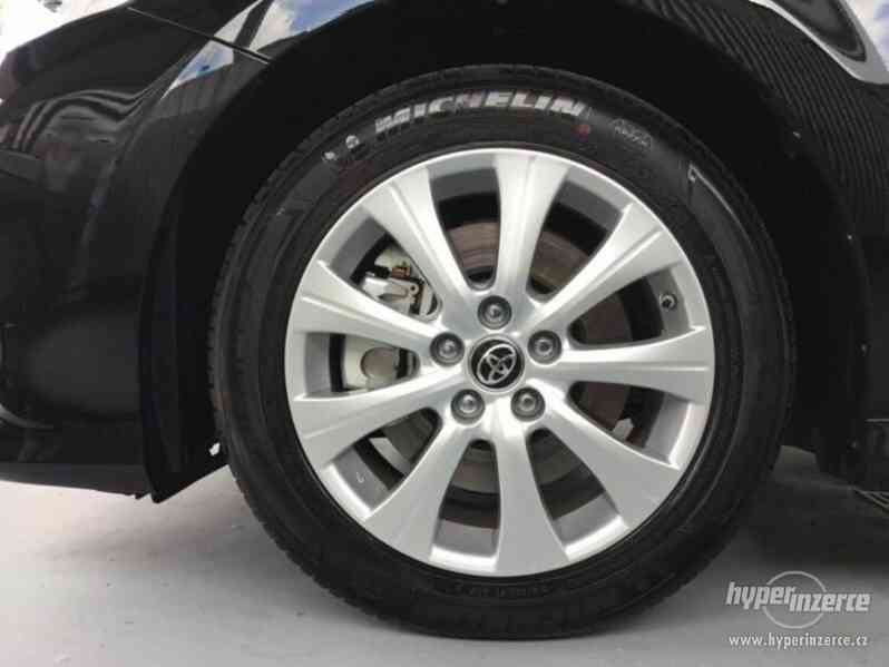 Toyota Camry Business Edition 2,5i hybrid 160kw - foto 4