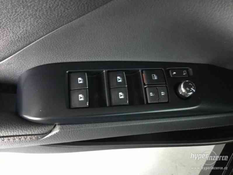 Toyota Camry Business Edition 2,5i hybrid 160kw - foto 13