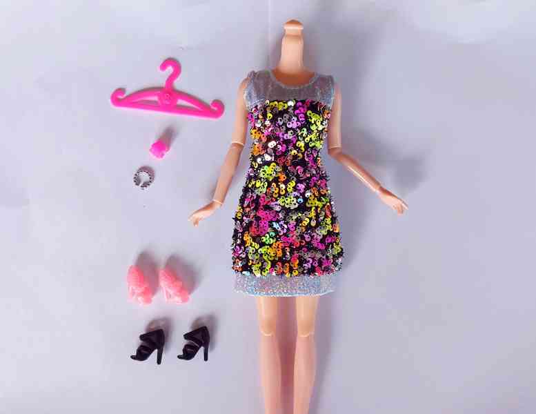 NOVÉ! Set pro Barbie, šaty + 2x boty + 2x náramek +ramínko