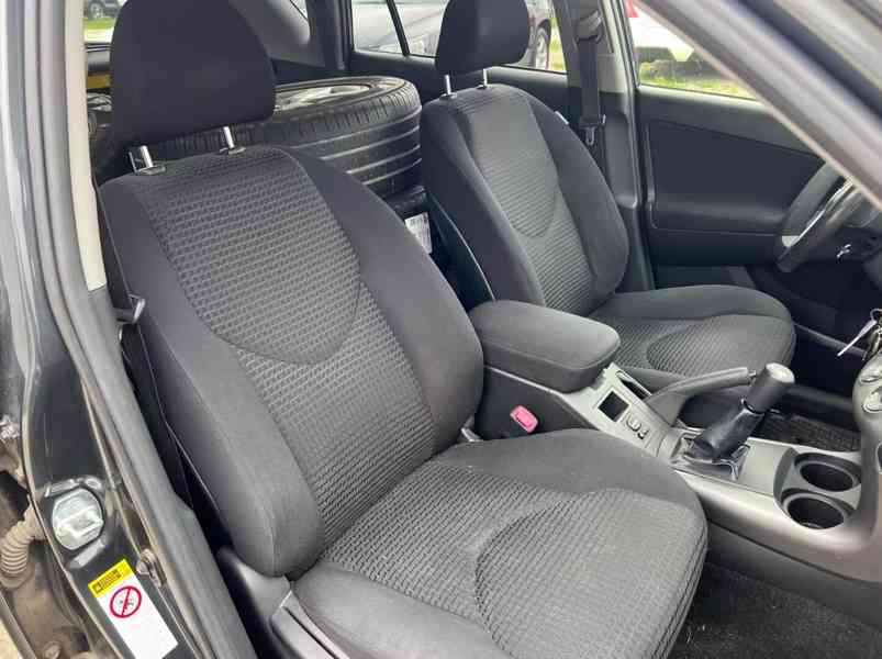 Toyota RAV 4 2,0i Cross Sport benzín 112kw - foto 9