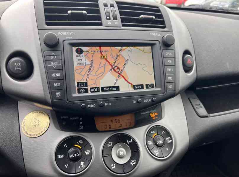 Toyota RAV 4 2,0i Cross Sport benzín 112kw - foto 16