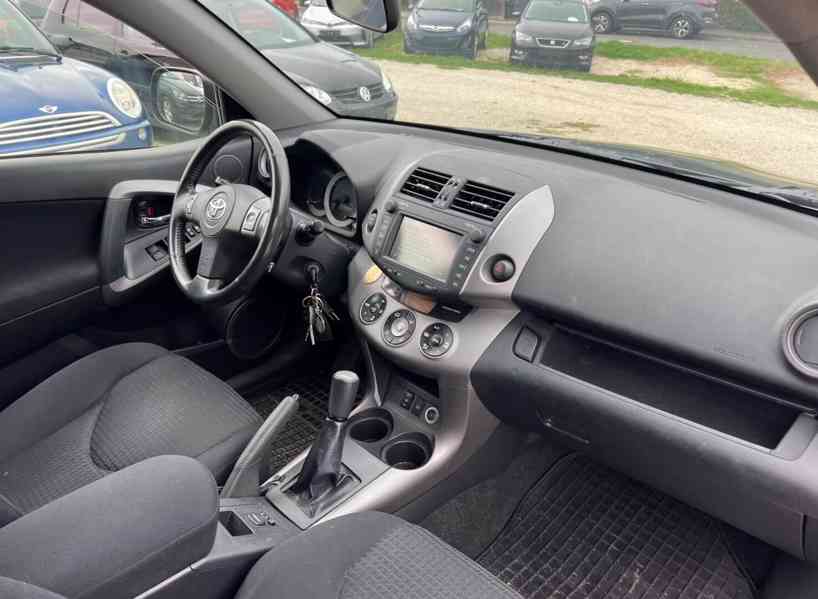 Toyota RAV 4 2,0i Cross Sport benzín 112kw - foto 8