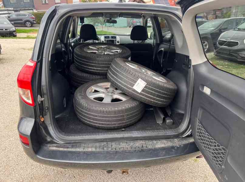 Toyota RAV 4 2,0i Cross Sport benzín 112kw - foto 11