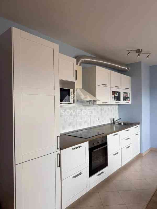 Pronájem bytu 2+kk 56 m² - foto 3