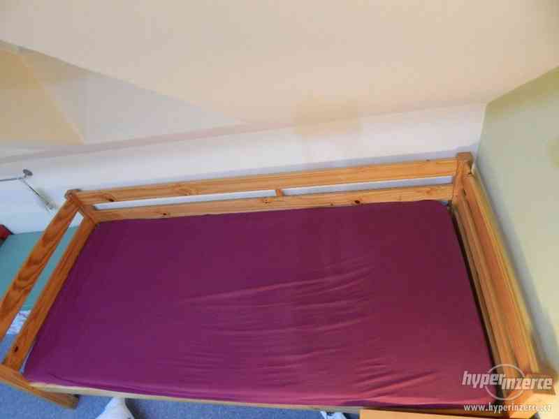 Prodám dřevěnou jednolůžkovou postel - foto 1