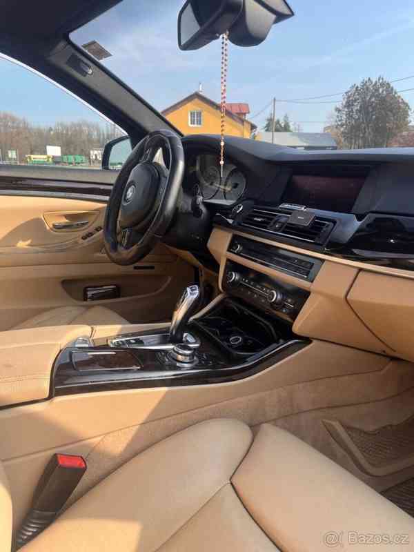 BMW Řada 5 3,0   d xDrive - foto 16