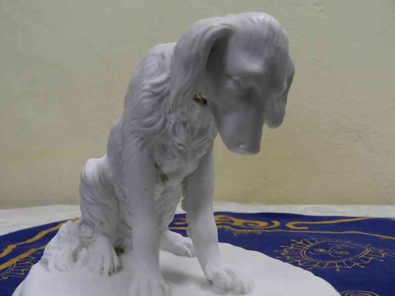 Krásná bílá porcelánová Soška Pes Značeno Vídeň 1855 - foto 5