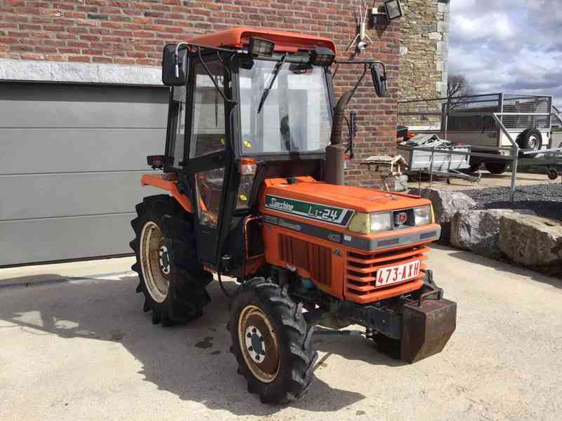 Traktor Kubota L1 24 - foto 3