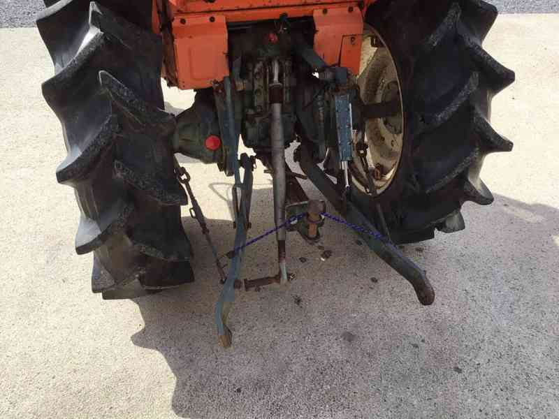 Traktor Kubota L1 24 - foto 14