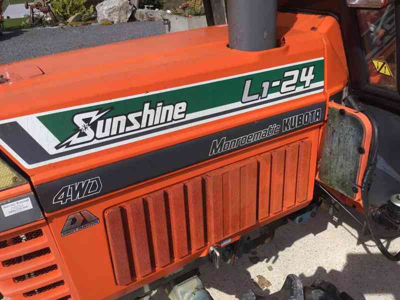 Traktor Kubota L1 24 - foto 7