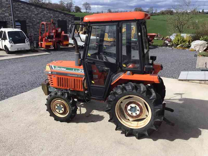 Traktor Kubota L1 24 - foto 4