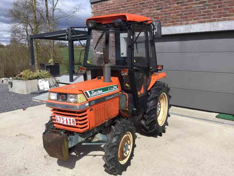 Traktor Kubota L1 24 - foto 6