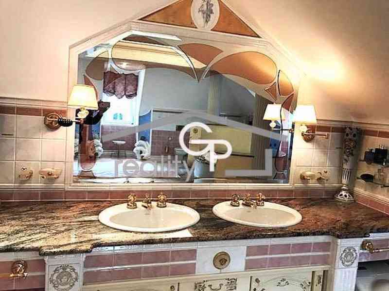 Luxusní rezidenční vila s rozsáhlým pozemkem - Včelná u ČB - foto 18
