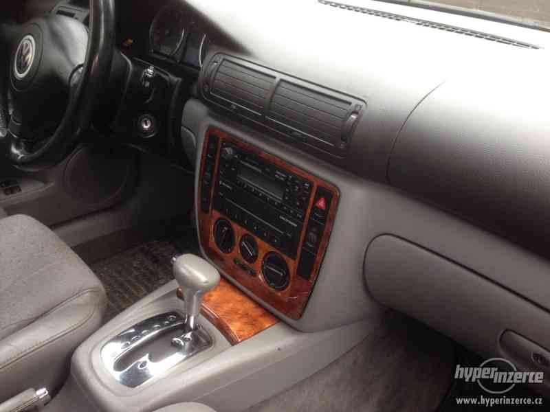 VW pasat combi B5,5 V, 2,3 automat - foto 11