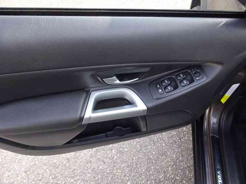 Volvo XC 90 D5 AWD 2.4D r.v.2006 (132 kw) - foto 6