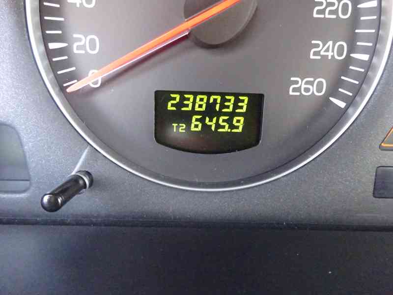 Volvo XC 90 D5 AWD 2.4D r.v.2006 (132 kw) - foto 7