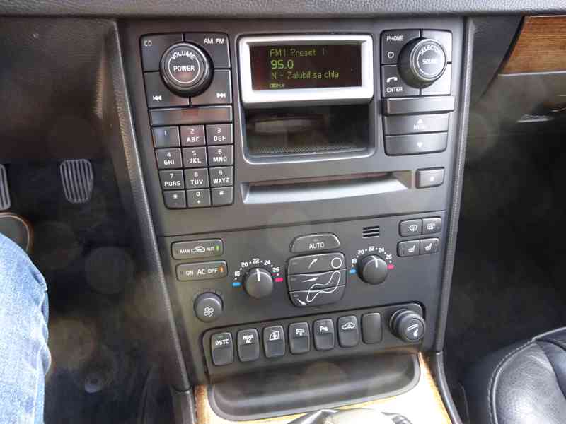 Volvo XC 90 D5 AWD 2.4D r.v.2006 (132 kw) - foto 8