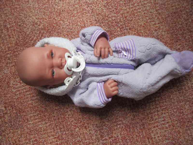 Dětská realistická panenka miminko s dudlíkem - foto 1