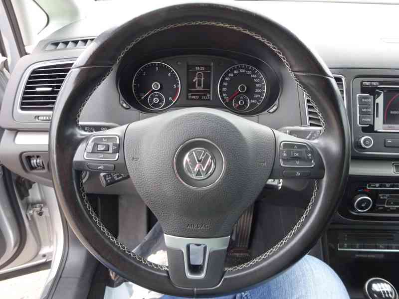 VW Sharan 2.0 TDI r.v.2012 serviska  - foto 11