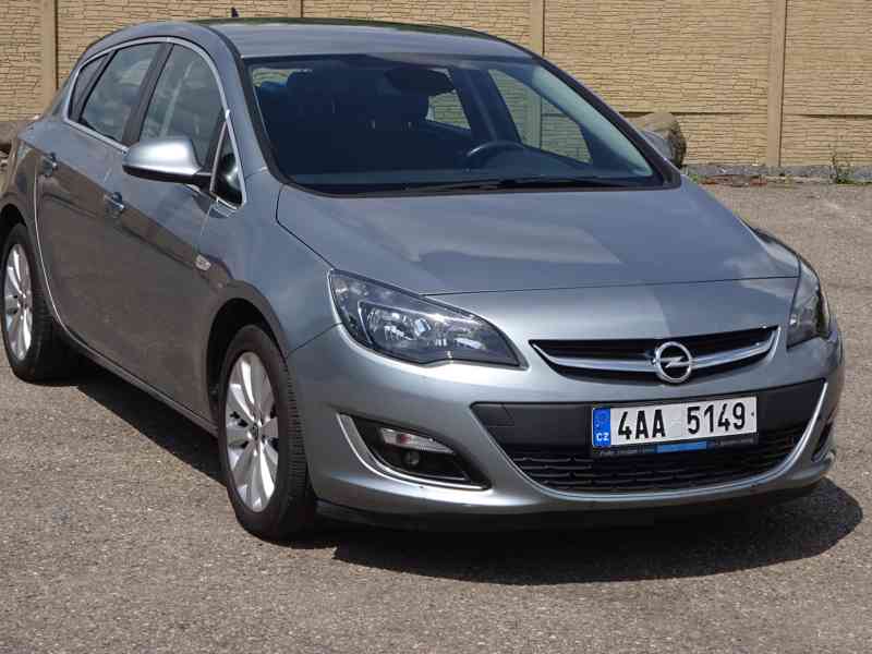 Opel Astra 1.4i r.v.2014 (74 kw) 1.Maj.serv.kníž.ČR - foto 1