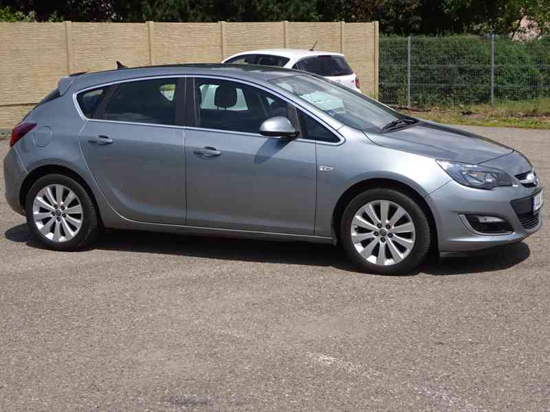 Opel Astra 1.4i r.v.2014 (74 kw) 1.Maj.serv.kníž.ČR - foto 2