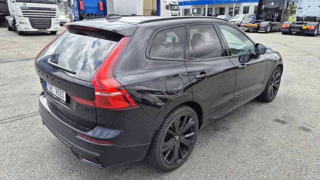 VOLVO XC60 2.0 AWD aut. Ultimate Black Edition - foto 4