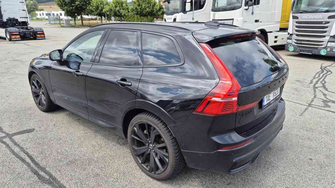 VOLVO XC60 2.0 AWD aut. Ultimate Black Edition - foto 3