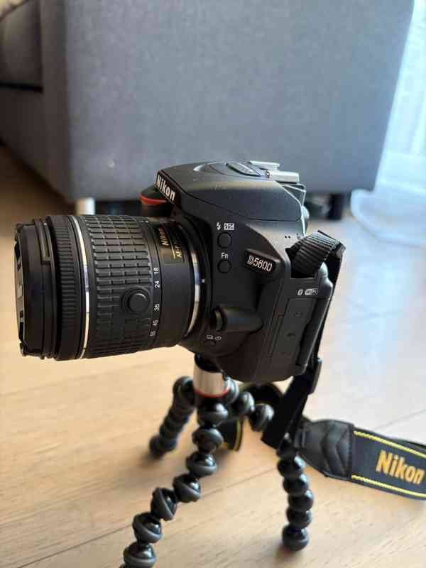 Digitální zrcadlovka Nikon D5600 - kompletní balení - foto 5