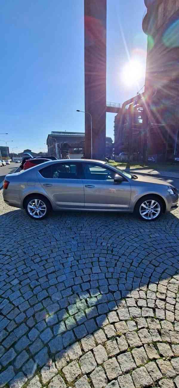 Škoda Octavia 1,6   TDI 85kw Style plus - foto 9